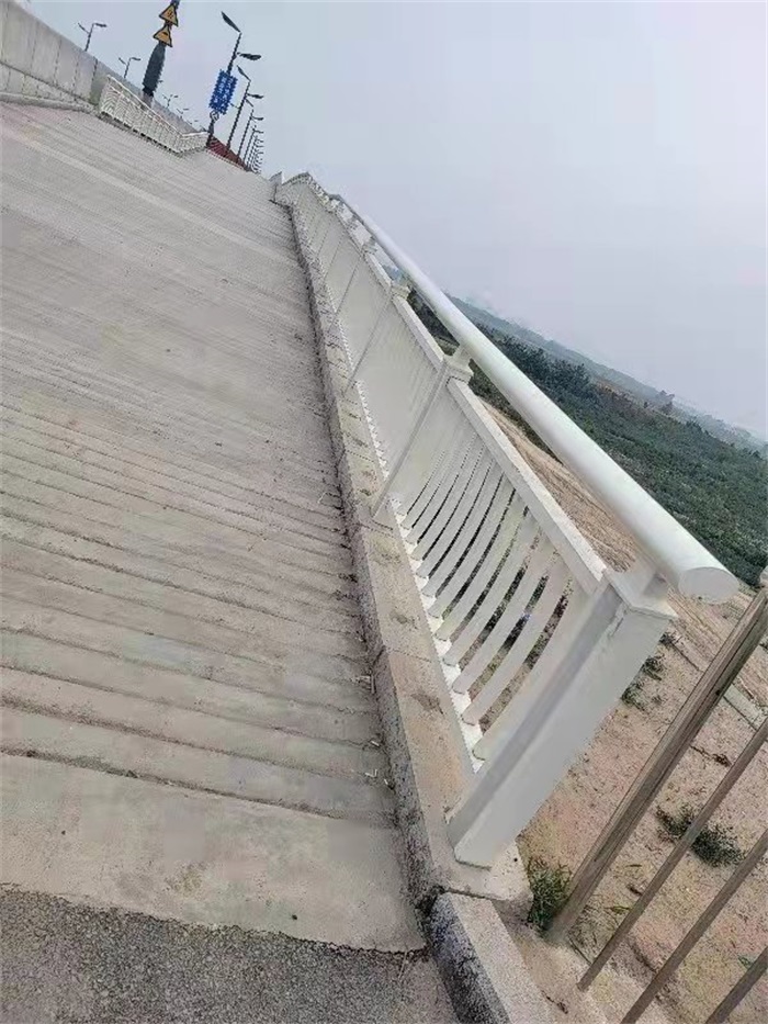 人行道（dào）護欄