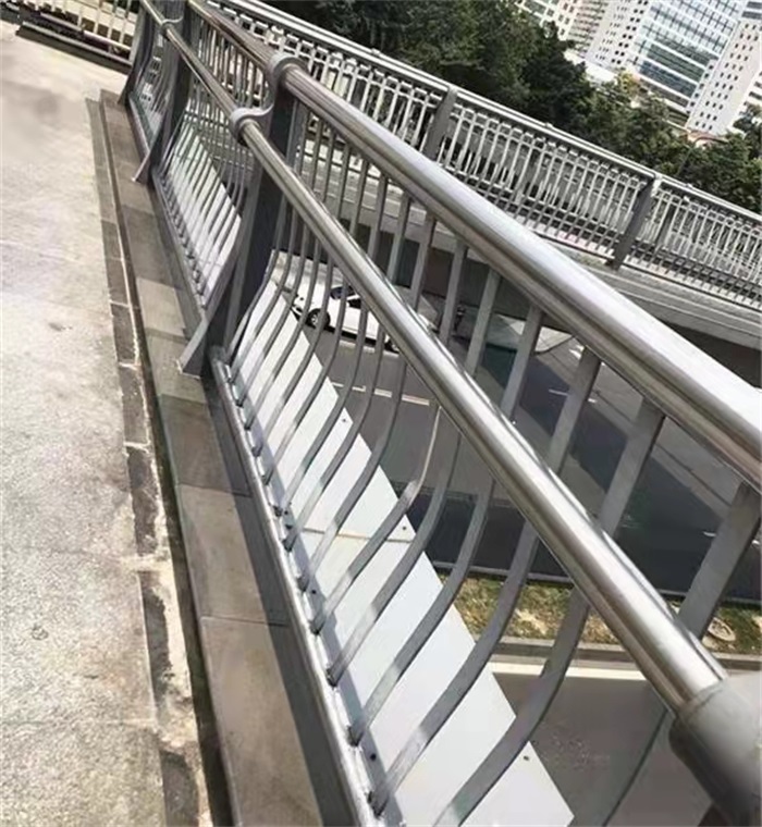 不鏽鋼護（hù）欄現貨（huò）
